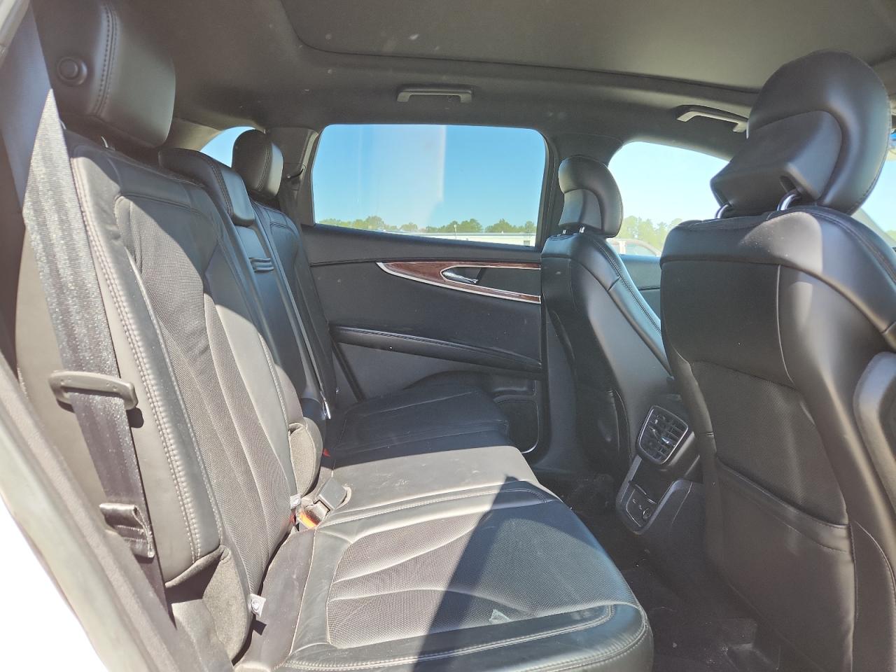 2016 Lincoln Mkx Reserve VIN: 2LMTJ6LR7GBL88747 Lot: 85945905