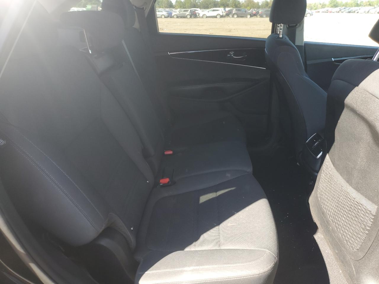 2019 Kia Sorento L VIN: 5XYPG4A37KG570522 Lot: 82339755