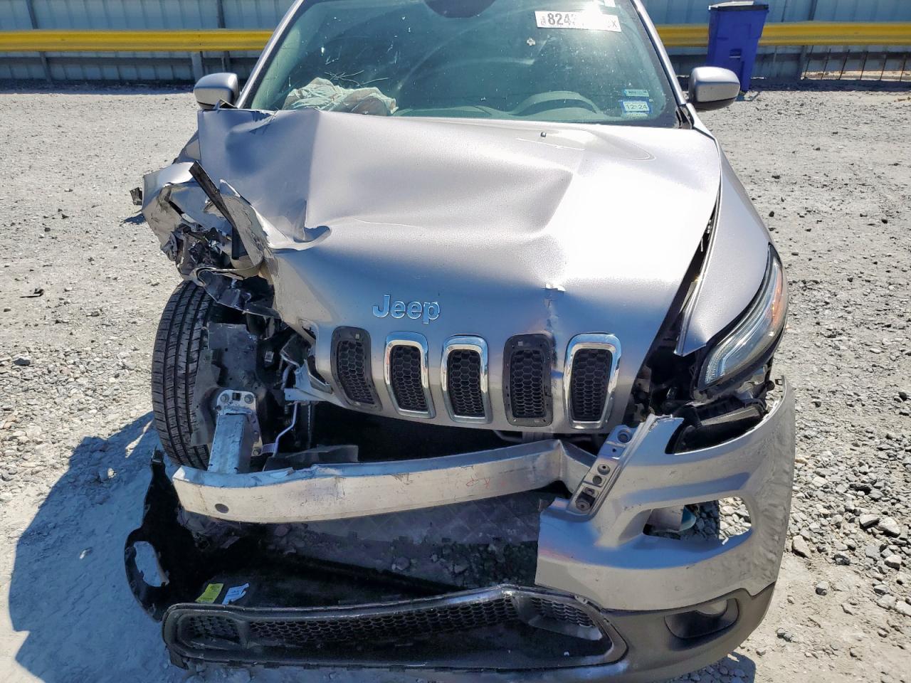 2018 Jeep Cherokee Latitude VIN: 1C4PJLCB3JD537238 Lot: 82436455