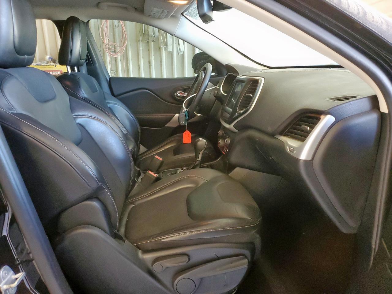 2018 Jeep Cherokee Latitude Plus VIN: 1C4PJLLB9JD551712 Lot: 82367525