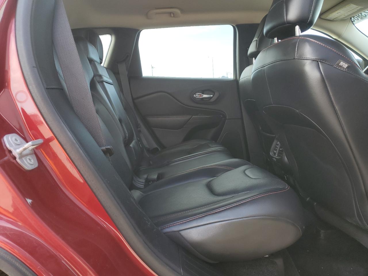 2015 Jeep Cherokee Trailhawk VIN: 1C4PJMBS9FW697689 Lot: 85923985