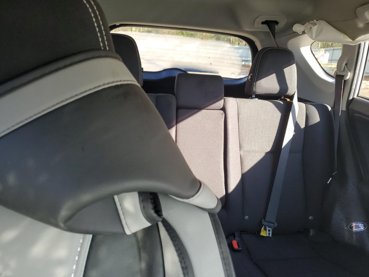 2017 Toyota Rav4 Xle VIN: 2T3RFREV9HW667879 Lot: 82256075