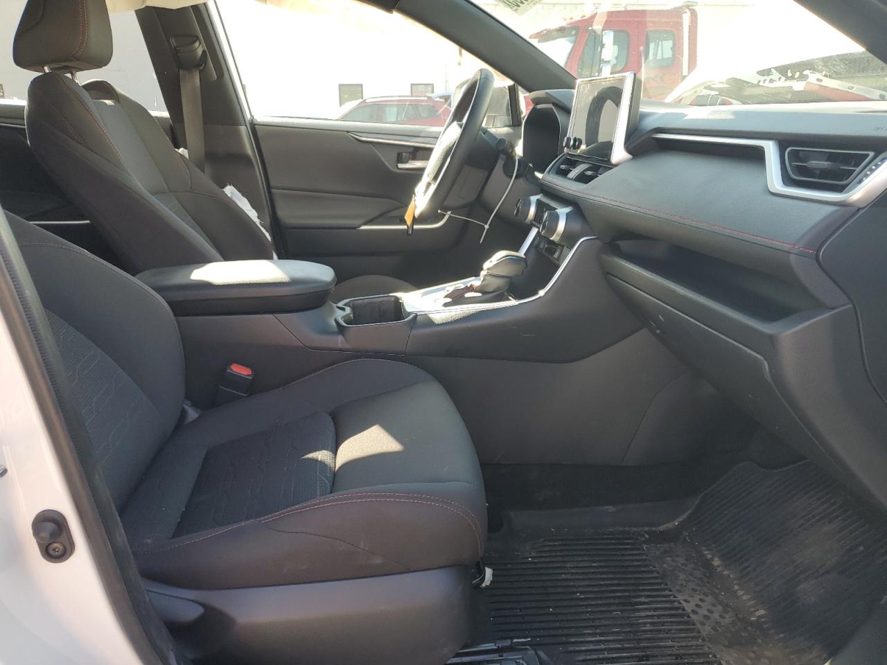 2025 Toyota Rav4 Se VIN: JTMCB3FV1SD263136 Lot: 82204635