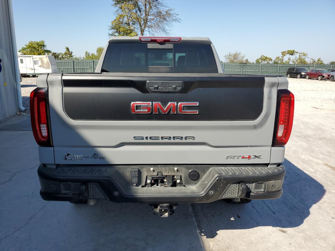 2024 GMC Sierra K1500 At4X VIN: 3GTUUFEL2RG301552 Lot: 85199665