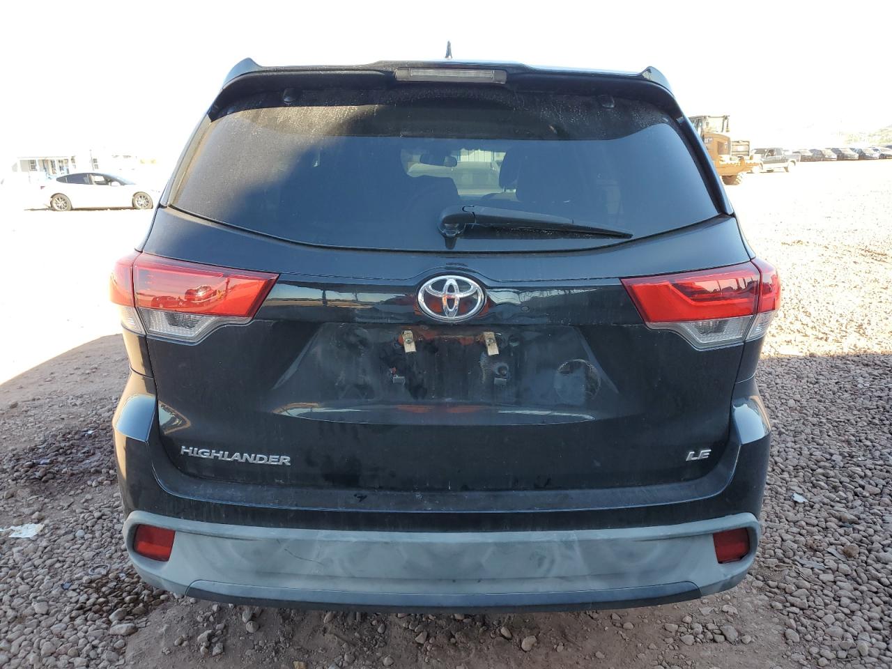 2018 Toyota Highlander Le VIN: 5TDZZRFH0JS282167 Lot: 82664605
