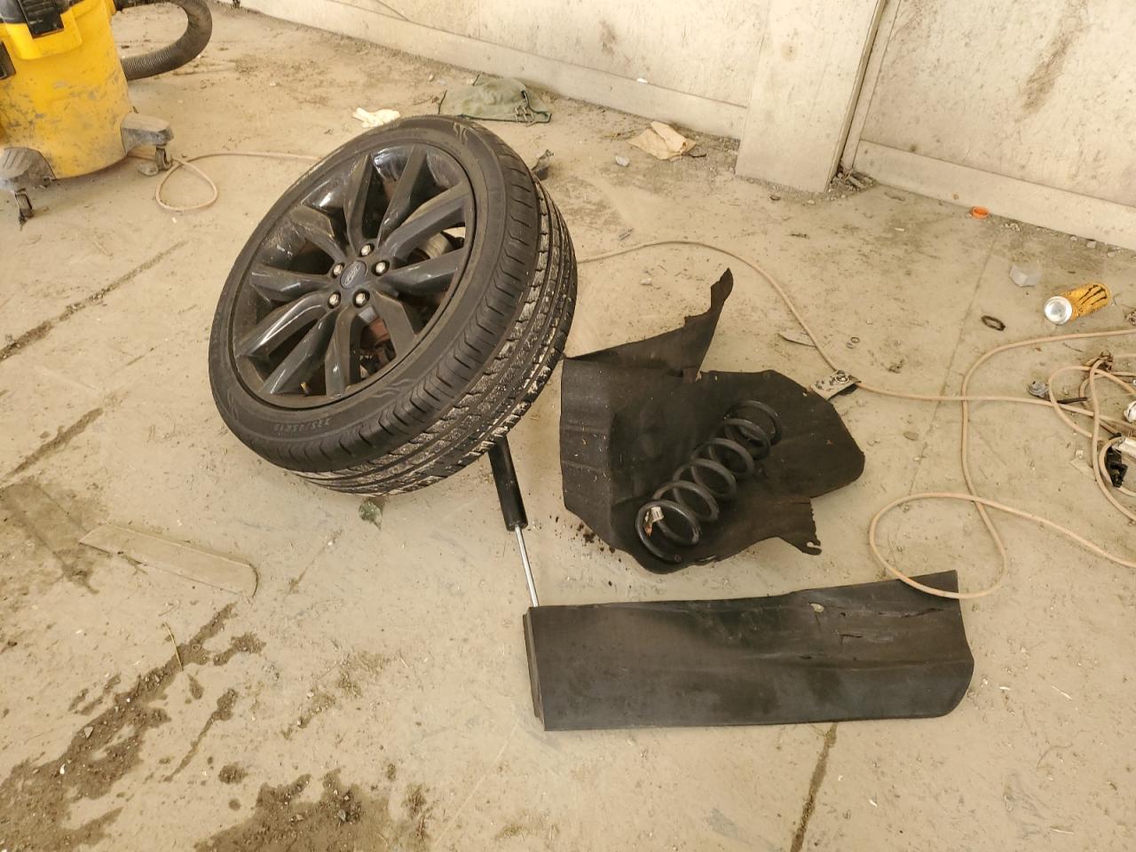 2018 Ford Escape Se VIN: 1FMCU0GD5JUD25761 Lot: 90899655