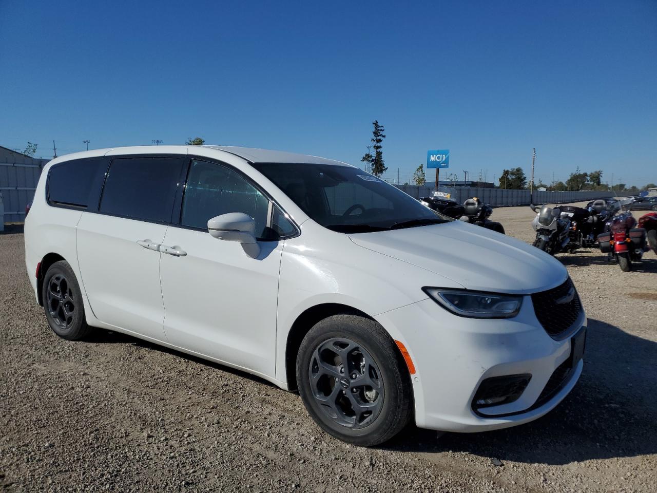 2022 Chrysler Pacifica Hybrid Touring L VIN: 2C4RC1L76NR130522 Lot: 82369115