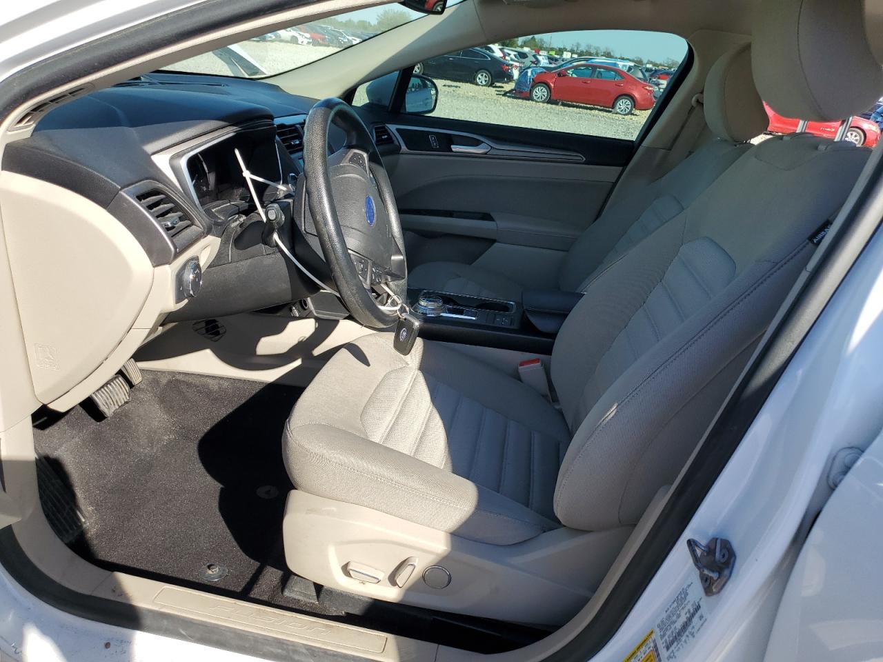 2019 Ford Fusion Se VIN: 3FA6P0LU0KR220977 Lot: 86514305