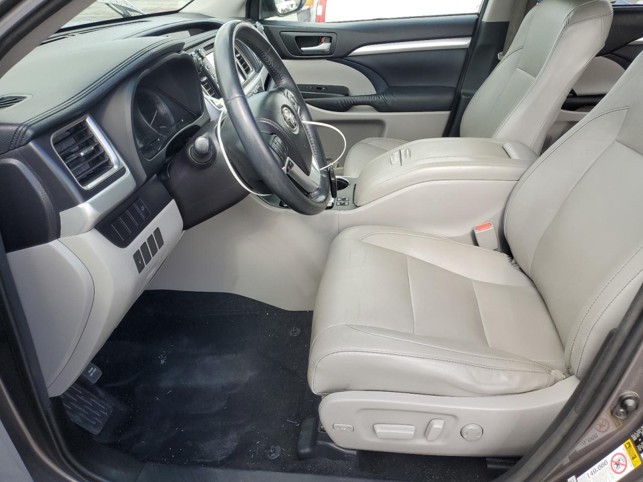 2015 Toyota Highlander Xle VIN: 5TDKKRFH6FS043736 Lot: 82368115