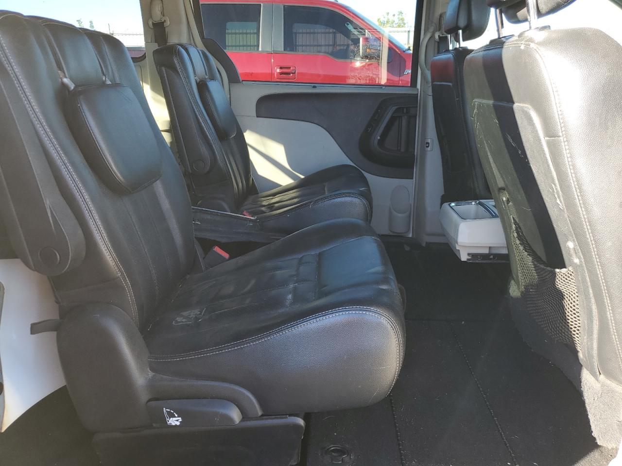 2011 Chrysler Town & Country Touring L VIN: 2A4RR8DG3BR745718 Lot: 86068615