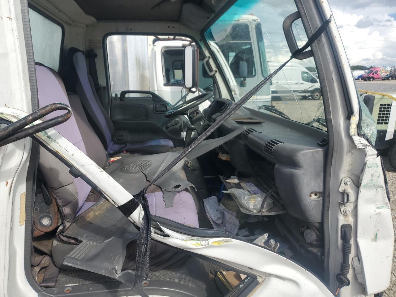 2004 Isuzu Npr VIN: JALB4B14447003277 Lot: 84789095