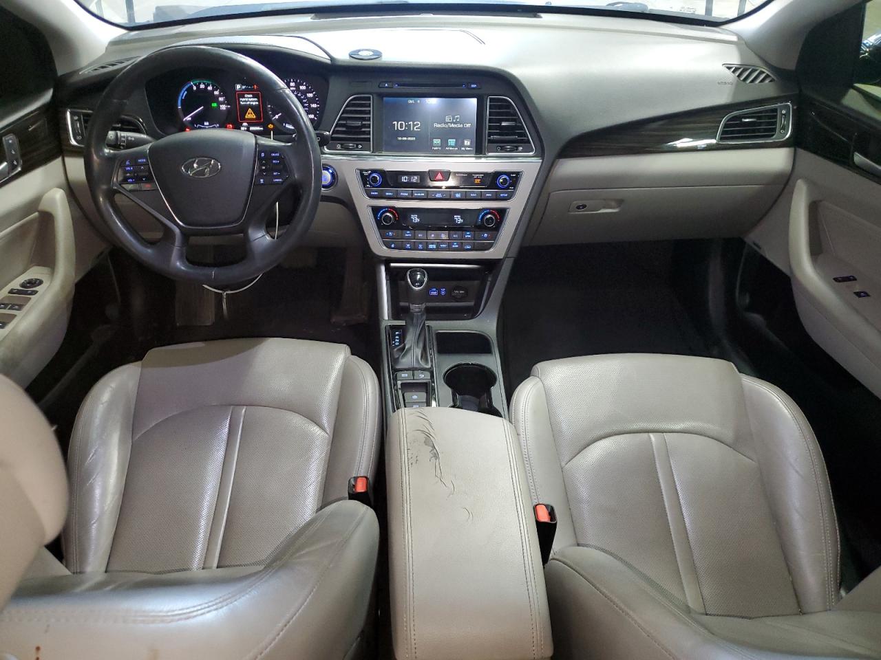 2016 Hyundai Sonata Hybrid VIN: KMHE34L18GA021879 Lot: 82329015