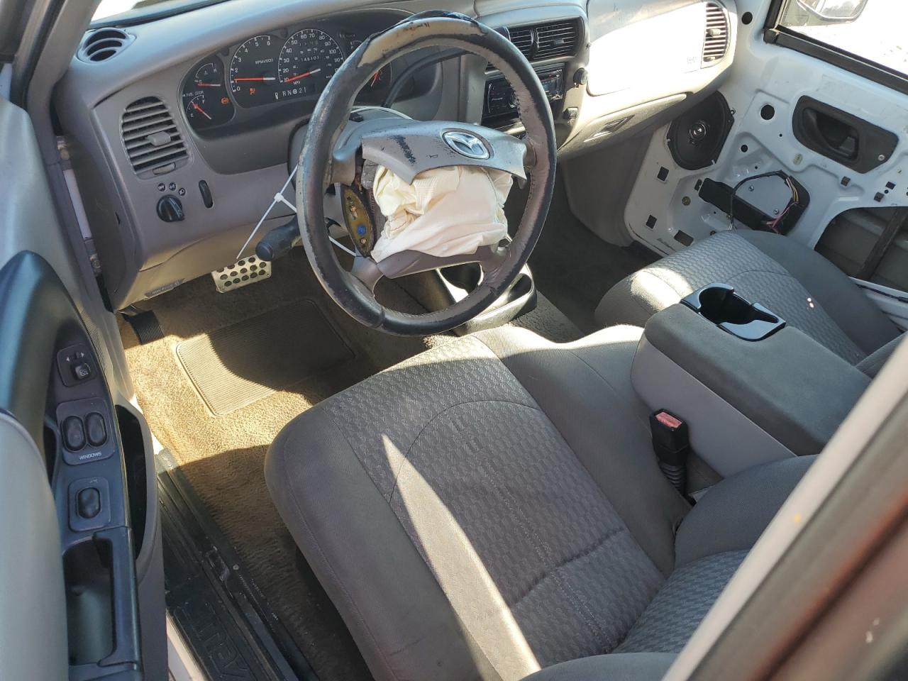 2001 Mazda B3000 Cab Plus VIN: 4F4YR16VX1TM29476 Lot: 82424655