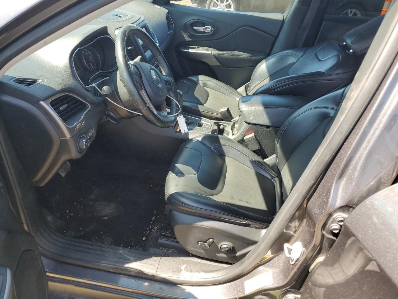 2019 Jeep Cherokee Latitude Plus VIN: 1C4PJLLB7KD204218 Lot: 86117735