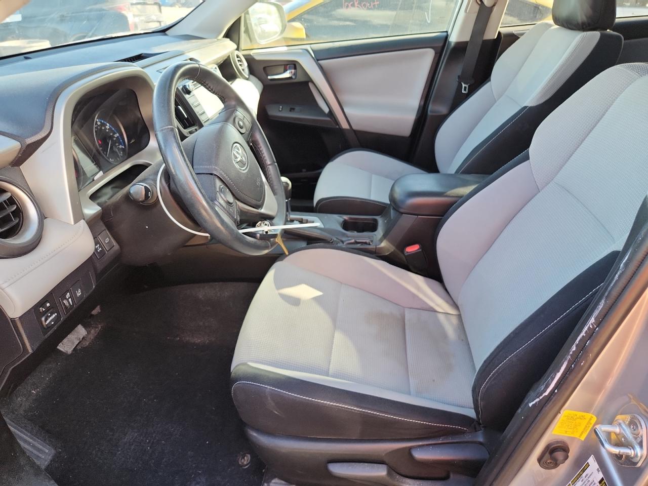 2017 Toyota Rav4 Xle VIN: 2T3RFREV5HW677955 Lot: 83836505