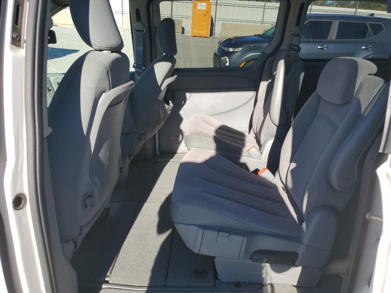 2007 Chrysler Town & Country Lx VIN: 1A4GP44R77B190060 Lot: 86532335