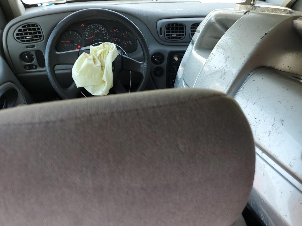 2005 Chevrolet Trailblazer Ls VIN: 1GNDT13S952257639 Lot: 84935425