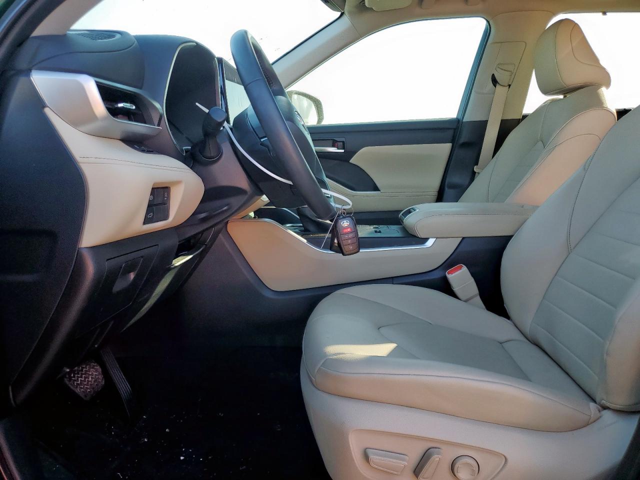 2024 Toyota Highlander Le VIN: 5TDKDRAH4RS529130 Lot: 82257395