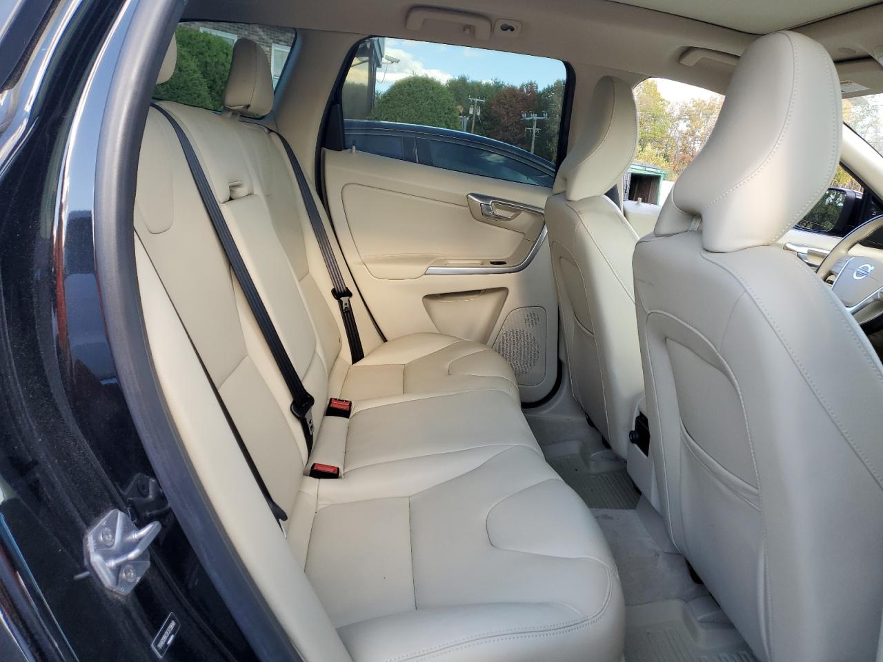 2015 Volvo Xc60 T5 Premier VIN: YV4612RK3F2739848 Lot: 89794455