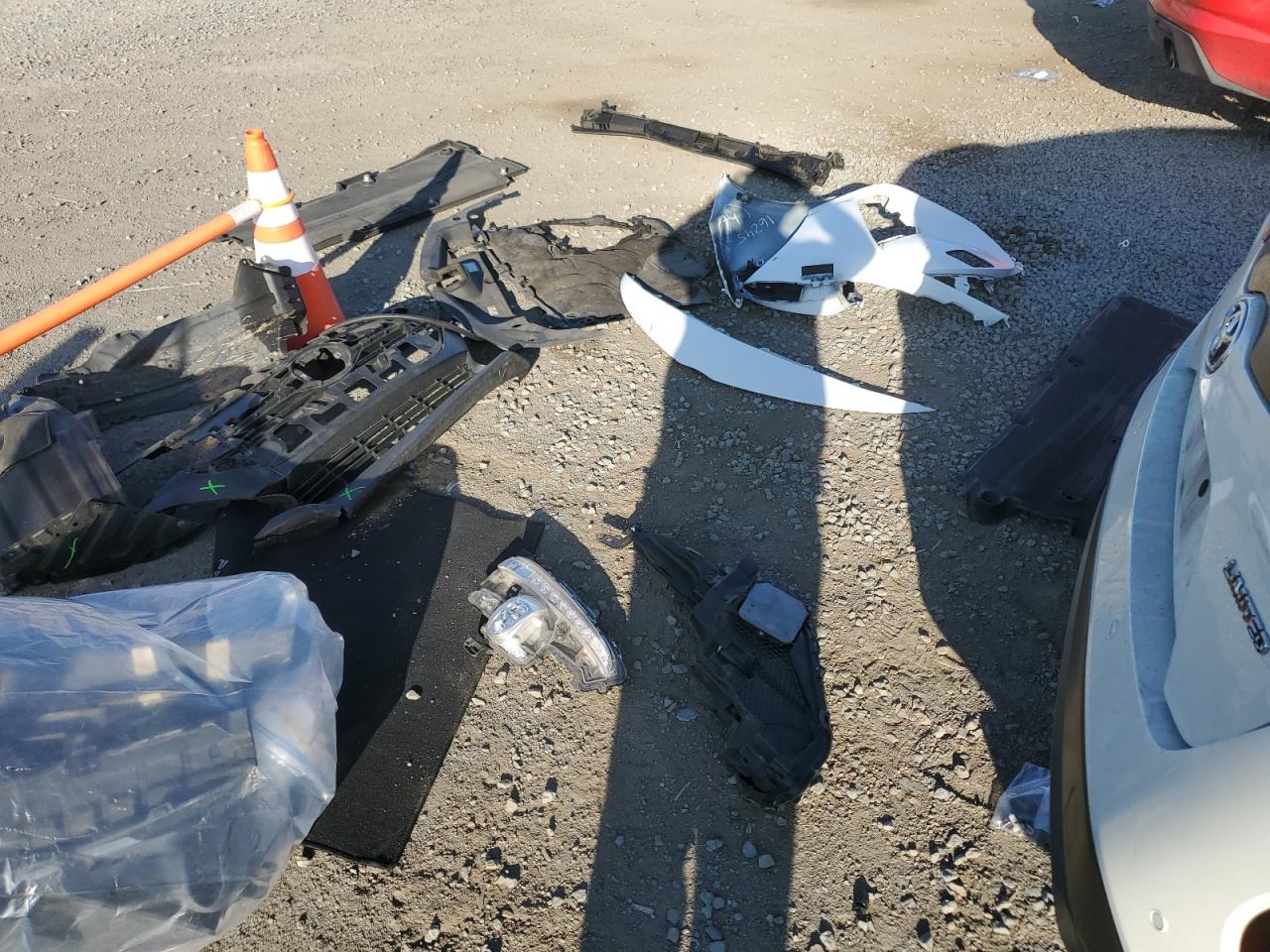 2020 Toyota Prius Prime Le VIN: JTDKARFP8L3137902 Lot: 84217785