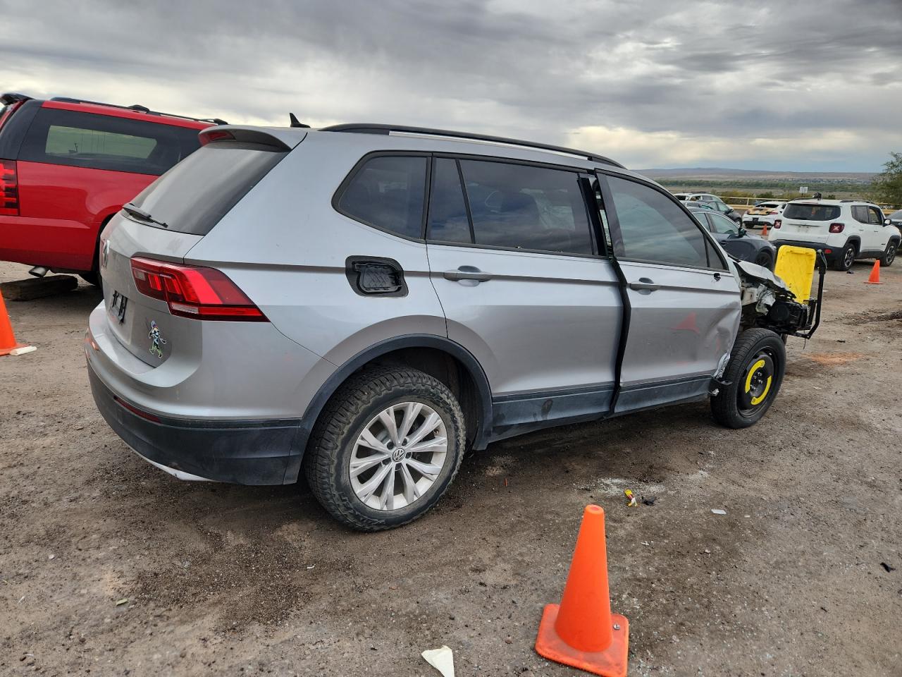 2020 Volkswagen Tiguan S silver null gas 3VV1B7AX3LM171119 photo #4