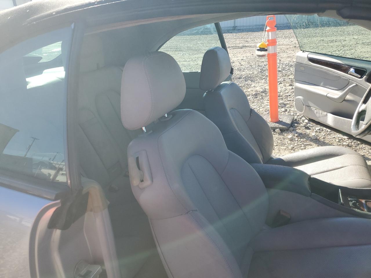 2002 Mercedes-Benz Clk 320 VIN: WDBLK65G02T109638 Lot: 81881125