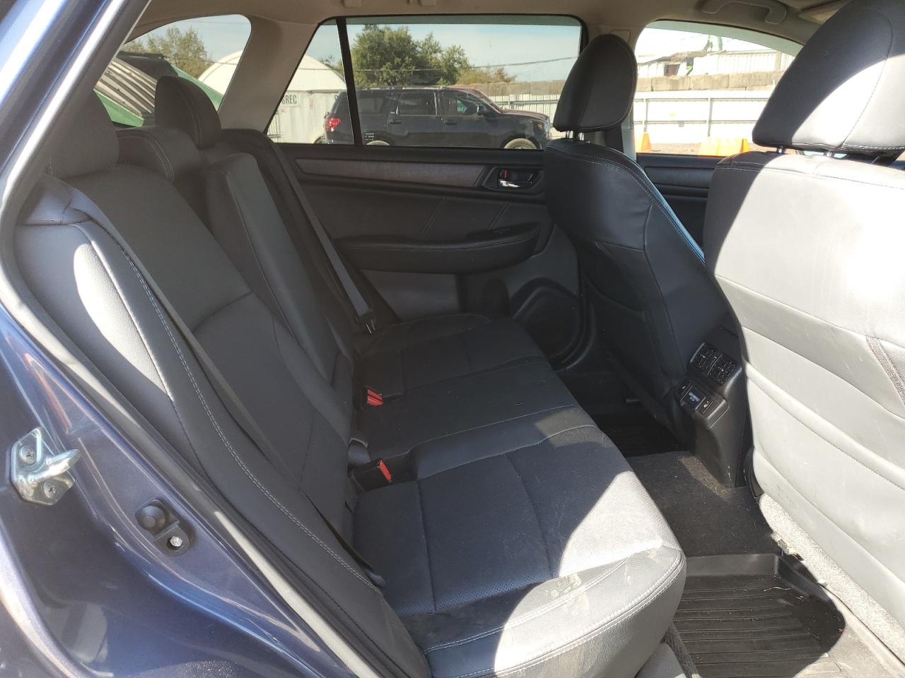 2018 Subaru Outback 3.6R Limited VIN: 4S4BSENC5J3387109 Lot: 81889405