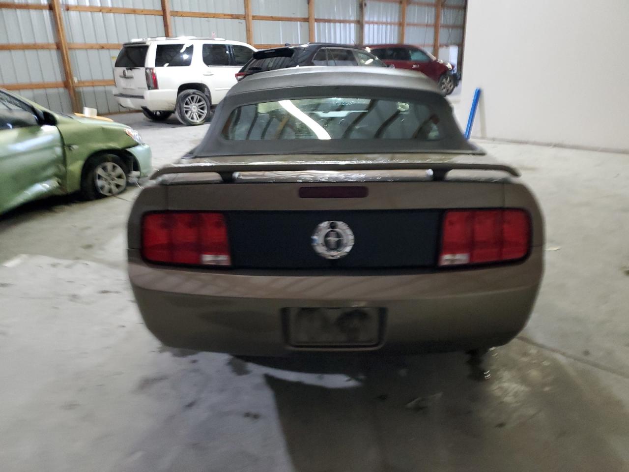 2005 Ford Mustang VIN: 1ZVFT84N455234798 Lot: 89890815