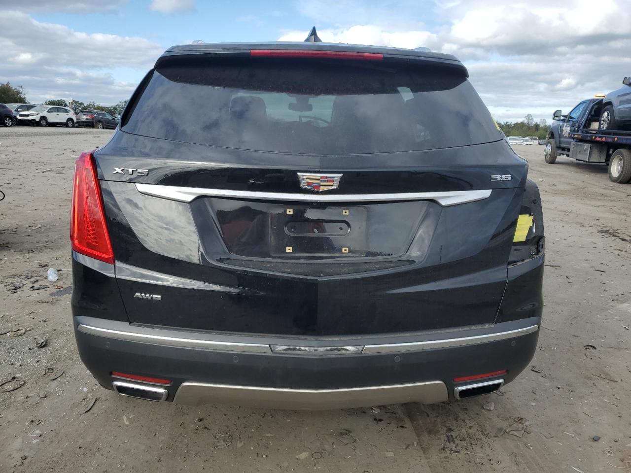 2017 Cadillac Xt5 Platinum VIN: 1GYKNFRSXHZ112677 Lot: 86053505