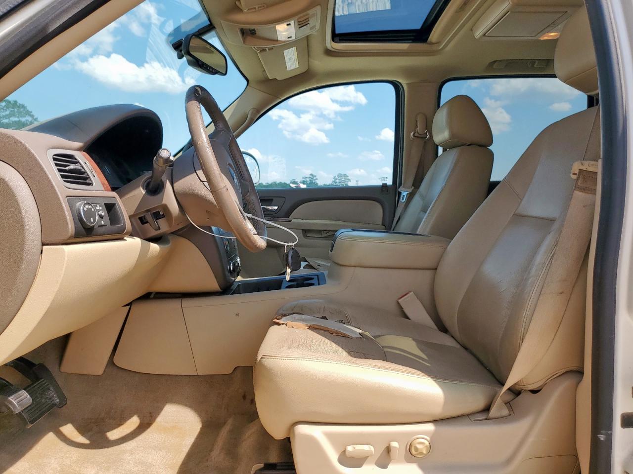 2013 GMC Yukon Xl C1500 Slt VIN: 1GKS1KE08DR300661 Lot: 84572355