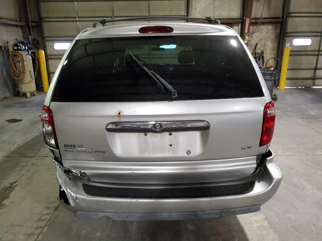 2005 Chrysler Town & Country Lx VIN: 2C4GP44R35R120110 Lot: 86116965