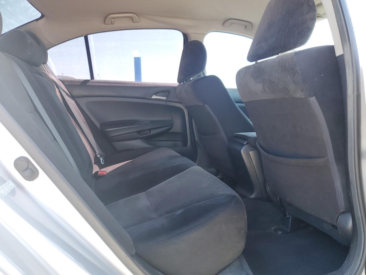 2010 Honda Accord Lxp VIN: 1HGCP2F41AA092313 Lot: 84073395