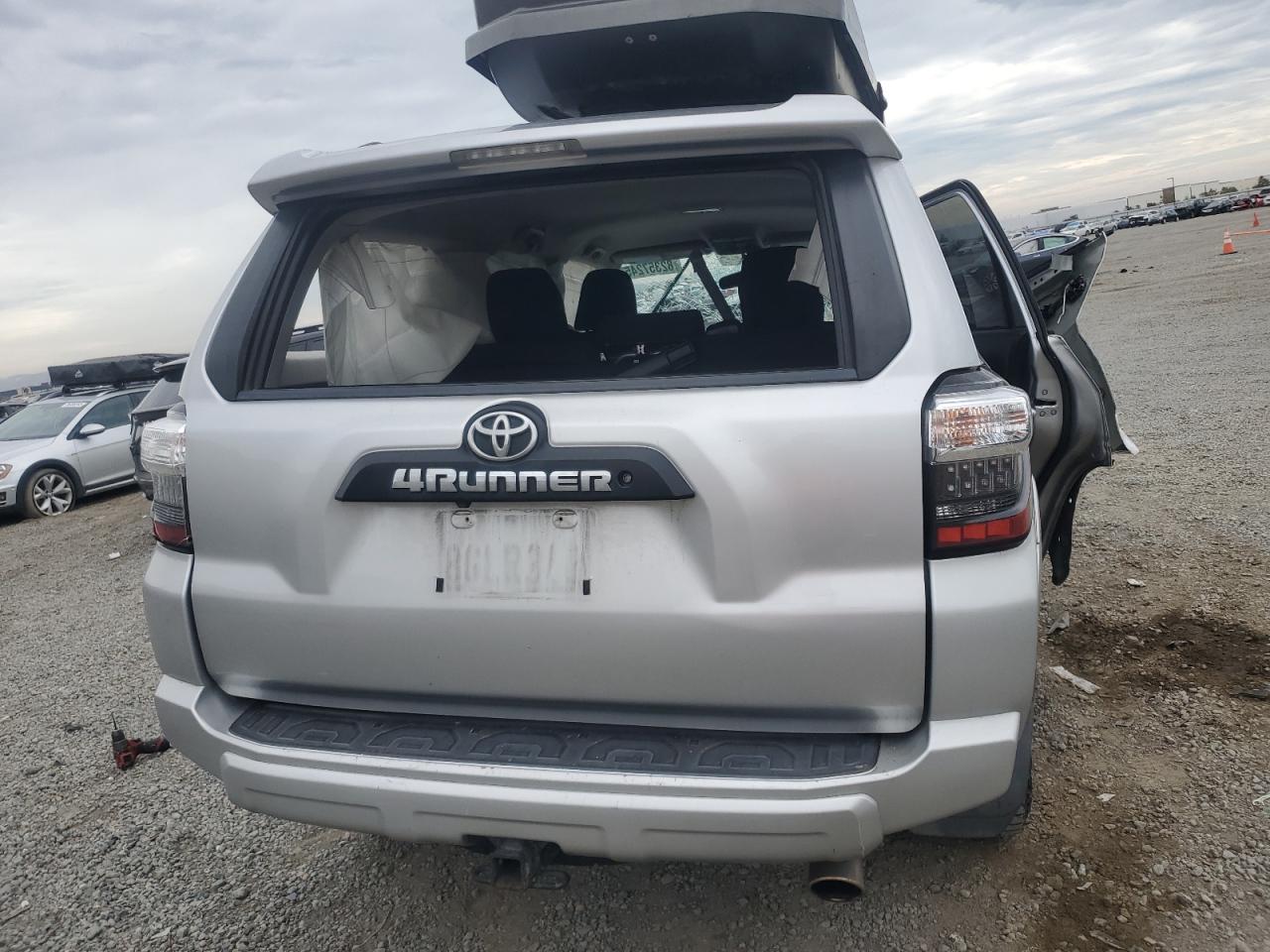 2018 Toyota 4Runner Sr5/Sr5 Premium VIN: JTEBU5JR9J5598516 Lot: 82357245