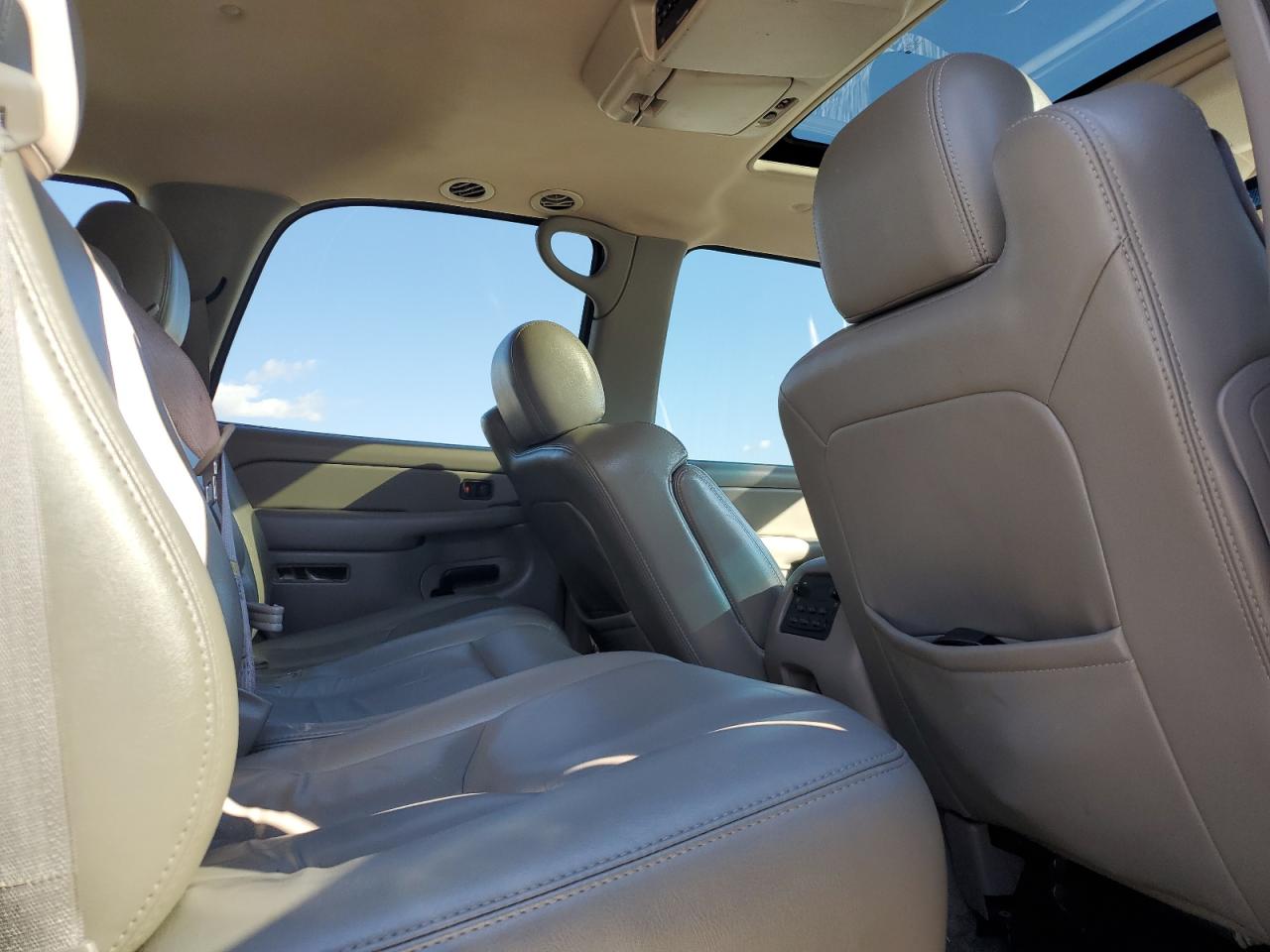 2005 Chevrolet Tahoe K1500 VIN: 1GNEK13T35R154174 Lot: 90570415