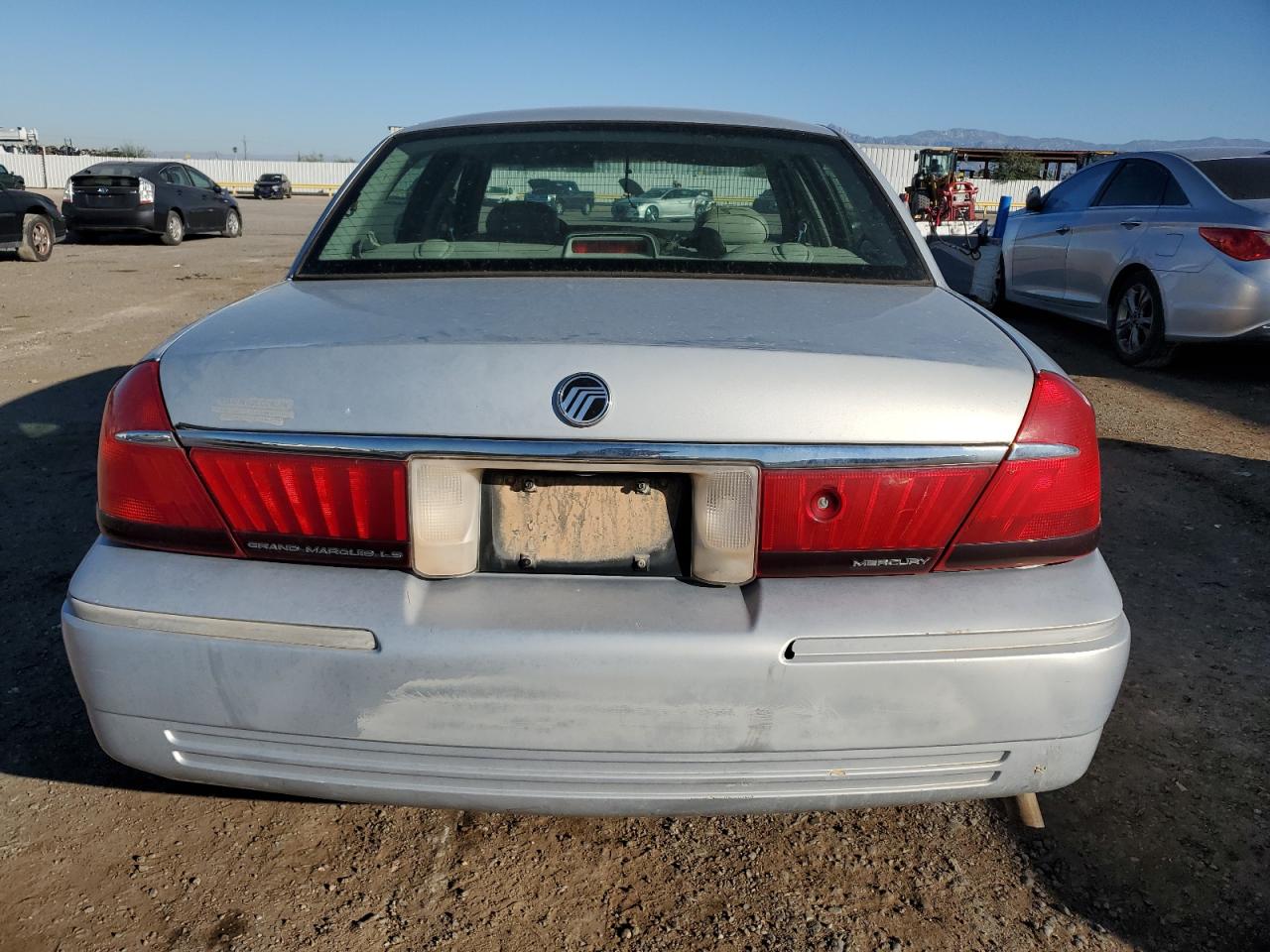 2002 Mercury Grand Marquis Ls VIN: 2MEFM75W22X623854 Lot: 89924855