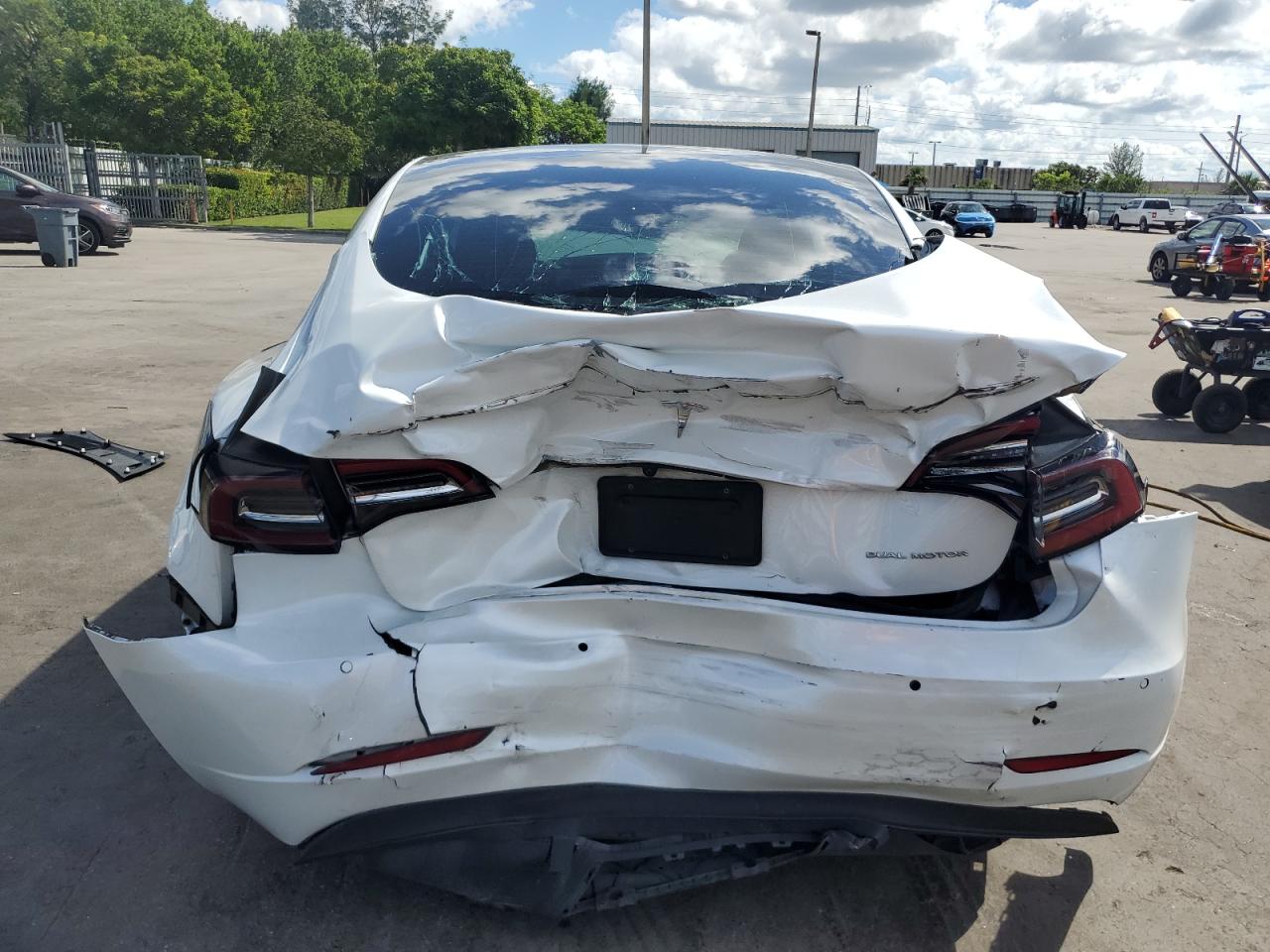 2022 Tesla Model 3 VIN: 5YJ3E1EB0NF198165 Lot: 85264395