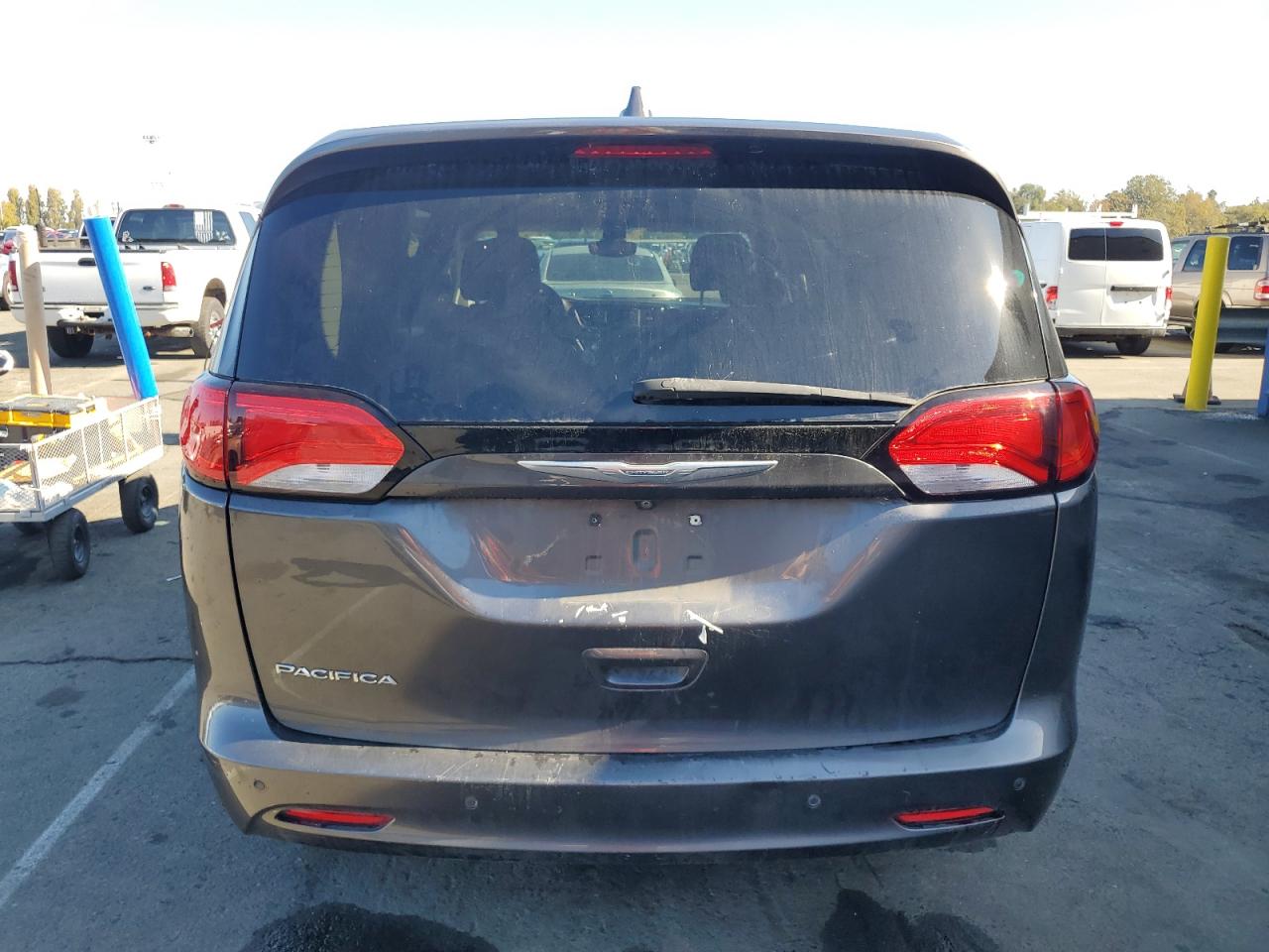2017 Chrysler Pacifica Lx VIN: 2C4RC1CG9HR815957 Lot: 82603175