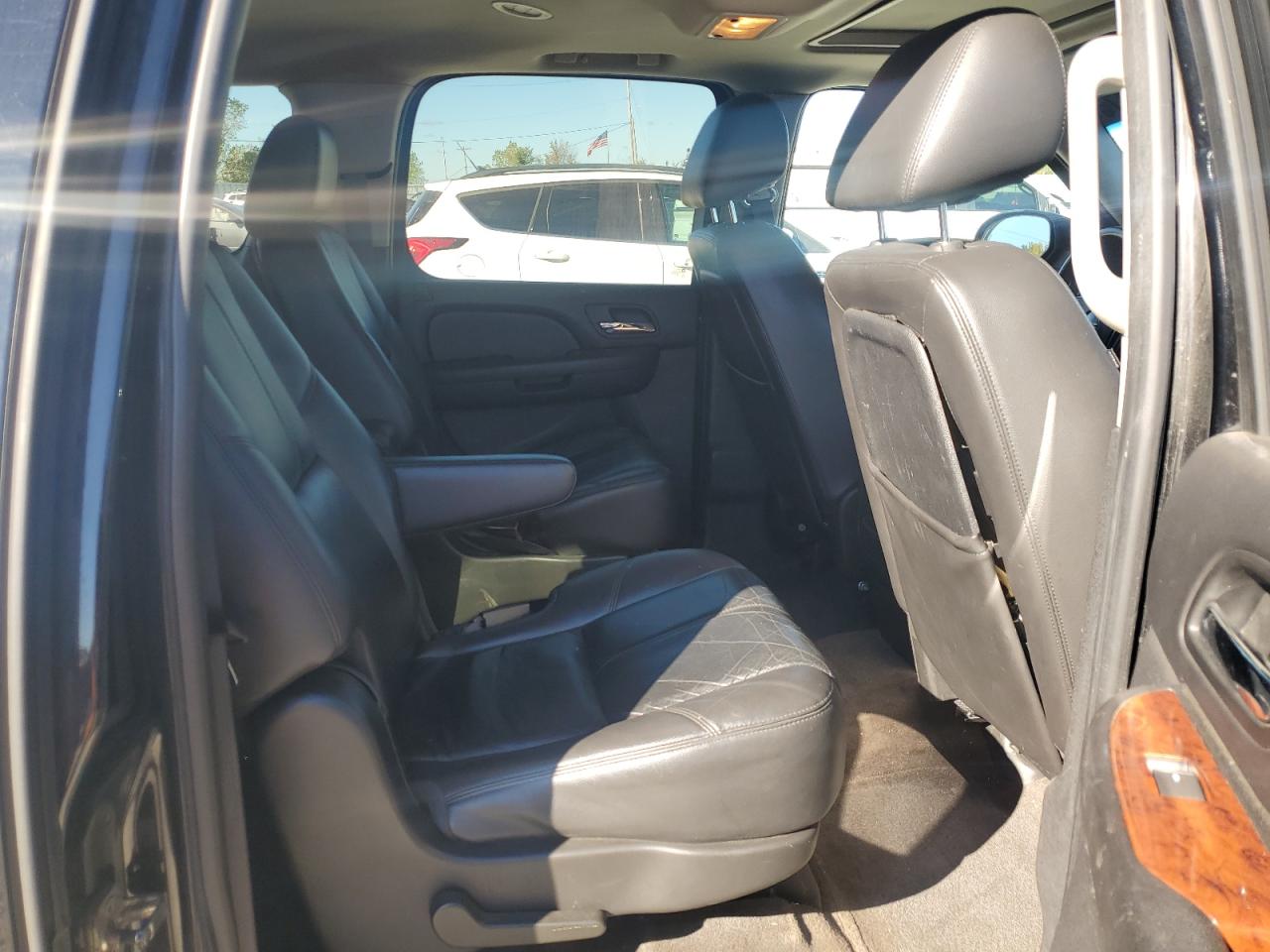 2011 GMC Yukon Xl K1500 Slt VIN: 1GKS2KE36BR256762 Lot: 85321175