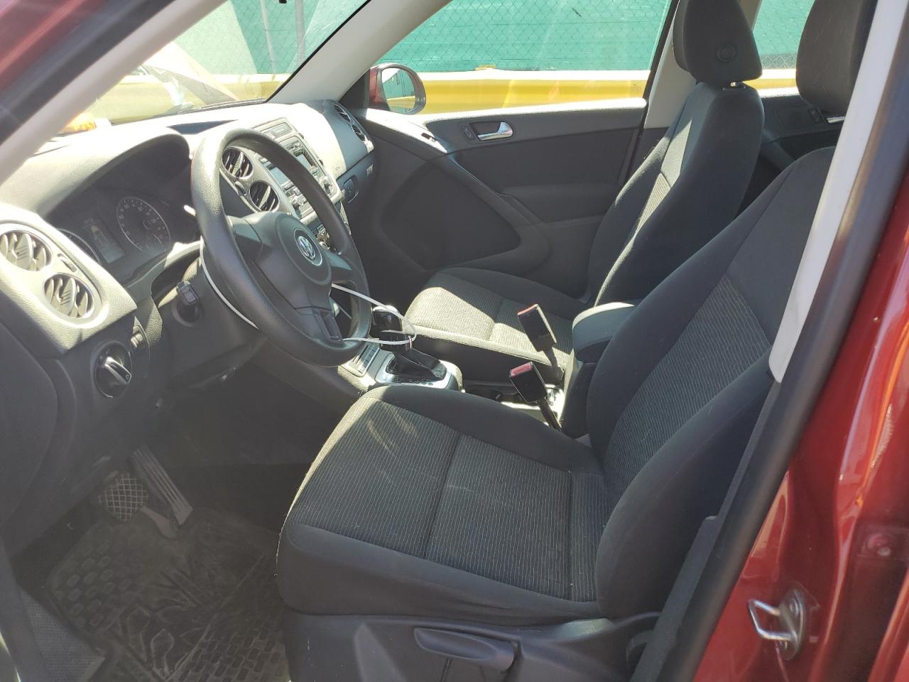 2012 Volkswagen Tiguan S VIN: WVGBV7AX8CW088873 Lot: 84071415