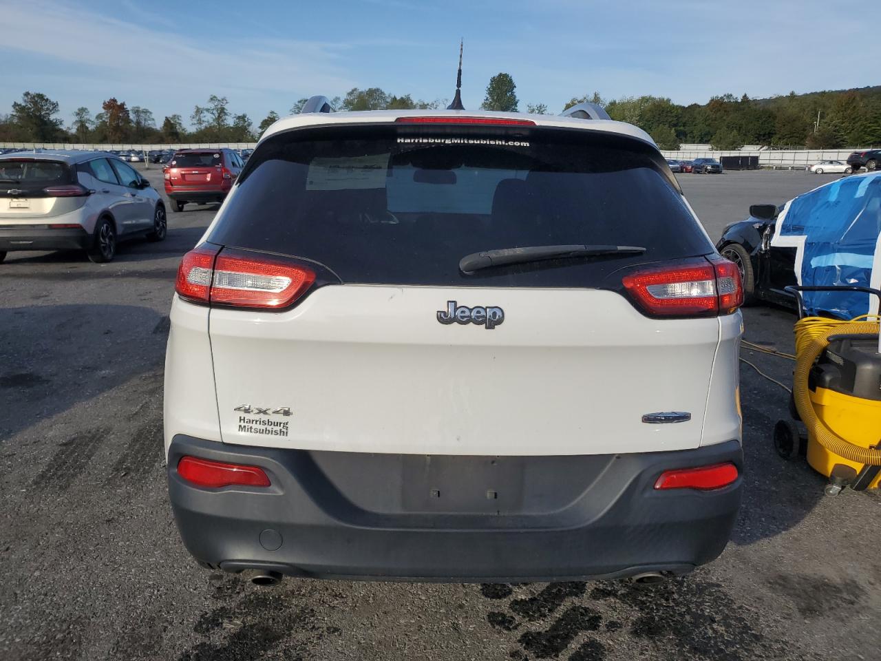 2014 Jeep Cherokee Latitude VIN: 1C4PJMCS3EW220947 Lot: 82198075