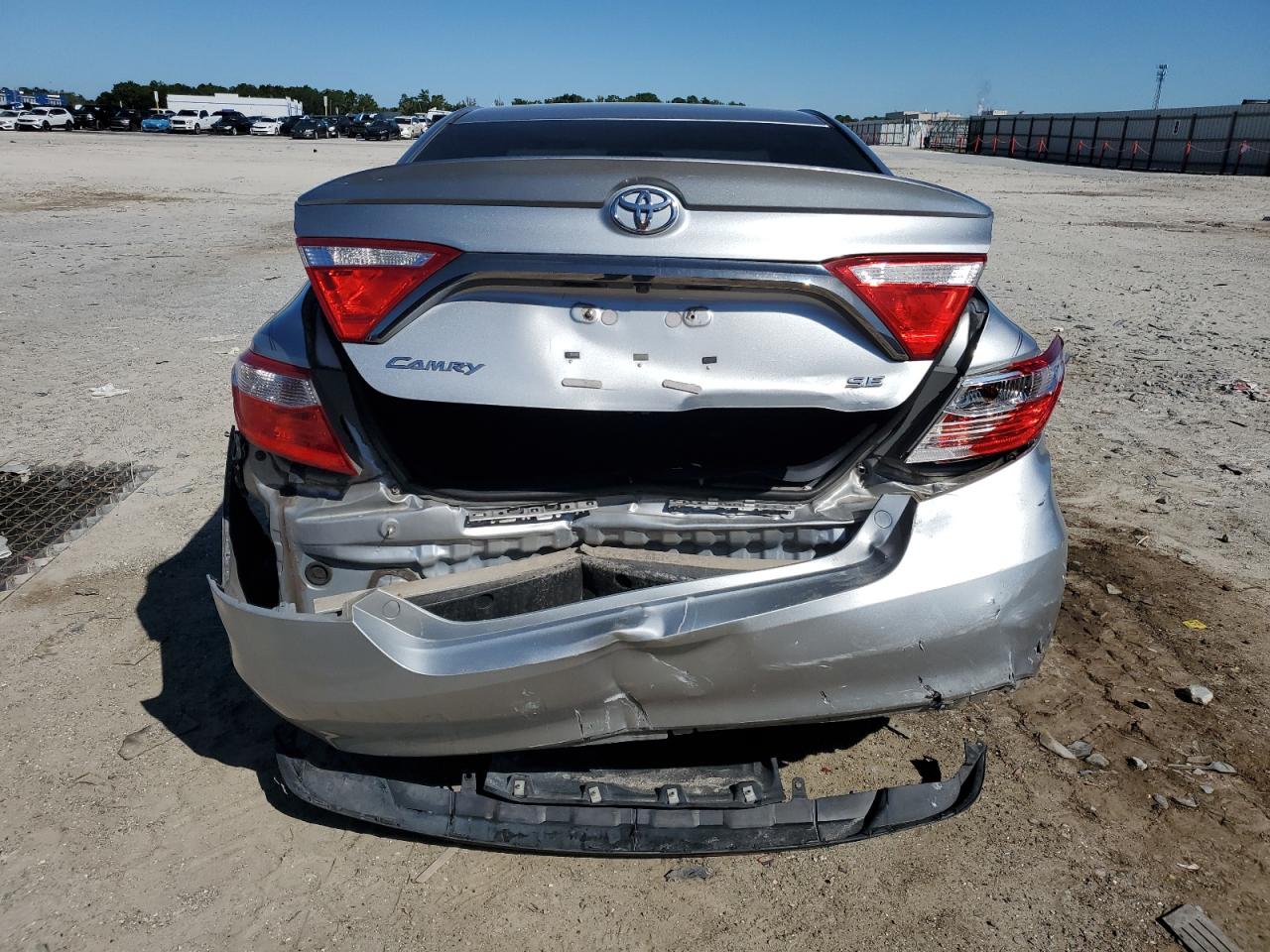 2015 Toyota Camry Le VIN: 4T1BF1FK0FU902165 Lot: 86441865