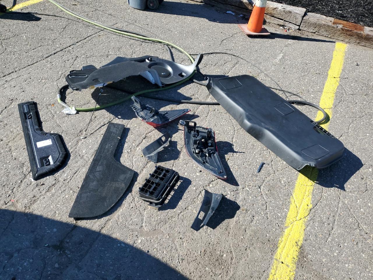 2017 Subaru Outback 2.5I Limited VIN: 4S4BSANC7H3266262 Lot: 85929545