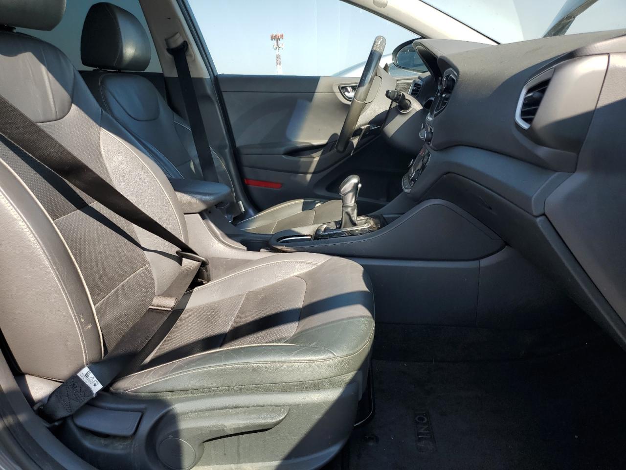 2019 Hyundai Ioniq Limited VIN: KMHC05LC2KU137206 Lot: 82370105