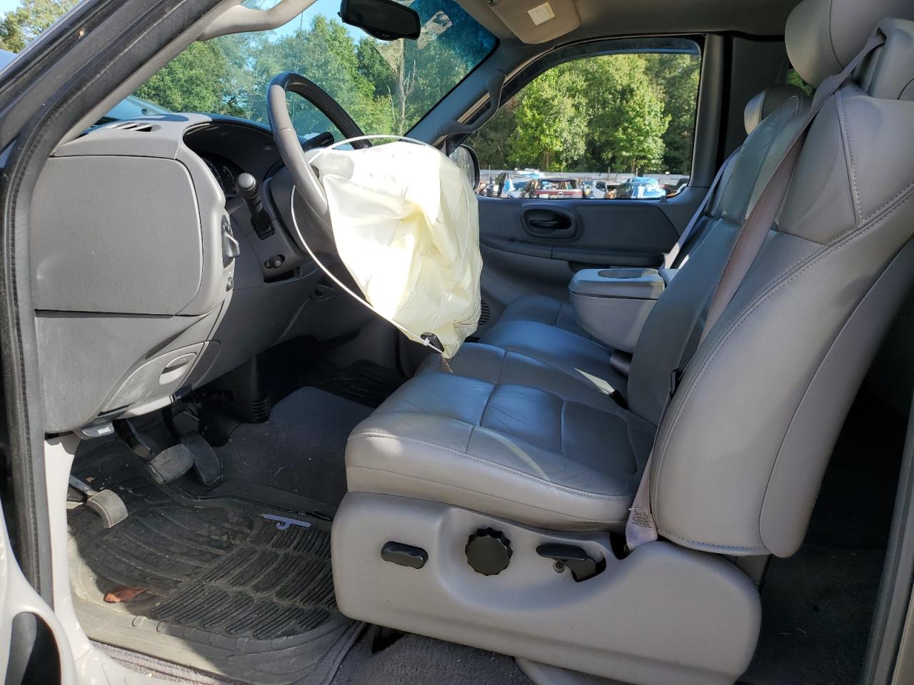 2002 Ford F150 VIN: 1FTRX18L52NA74799 Lot: 84649055