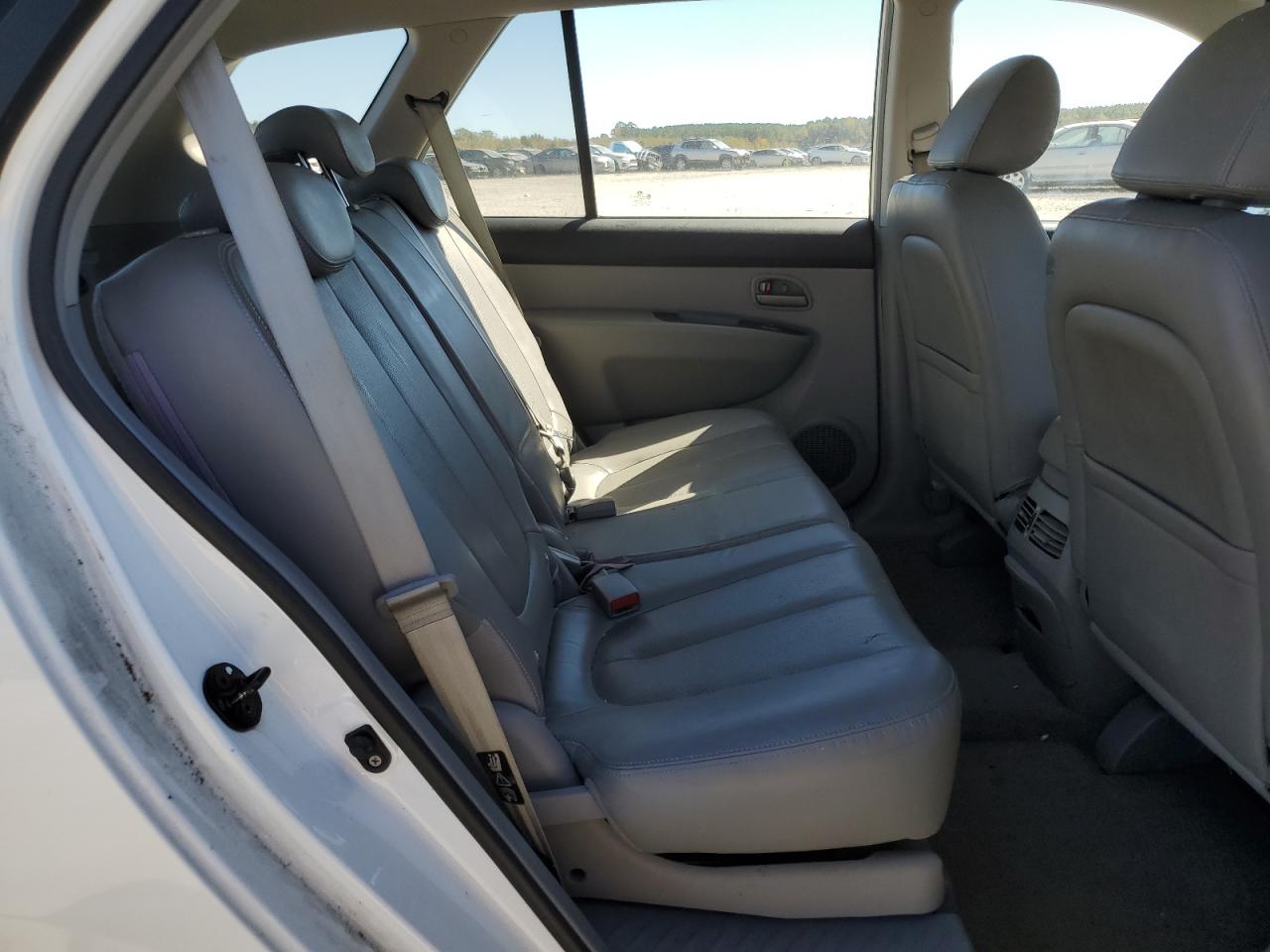 2007 Kia Rondo Base VIN: KNAFG525277029171 Lot: 87104045