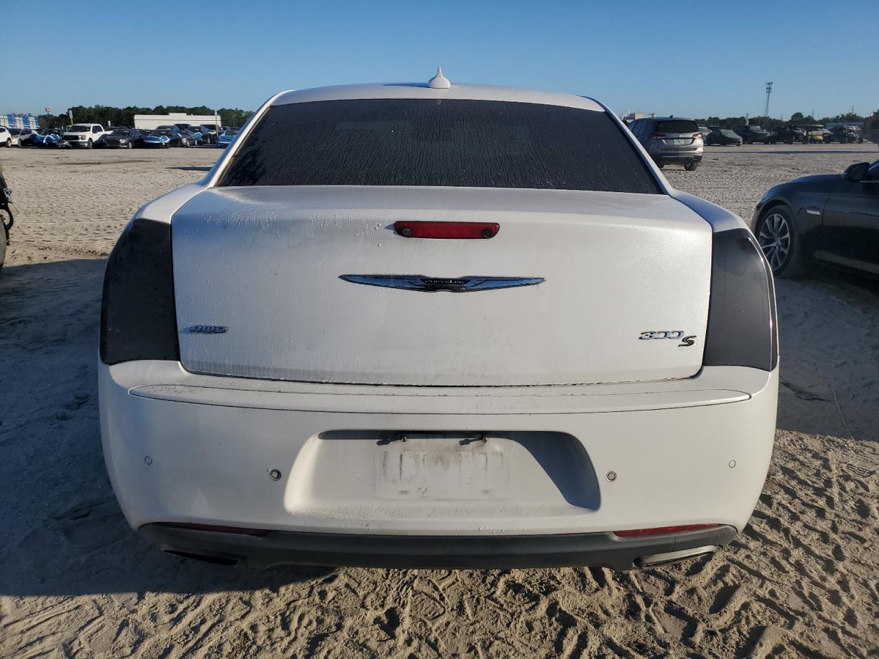 2016 Chrysler 300 S VIN: 2C3CCAGGXGH262082 Lot: 82567975