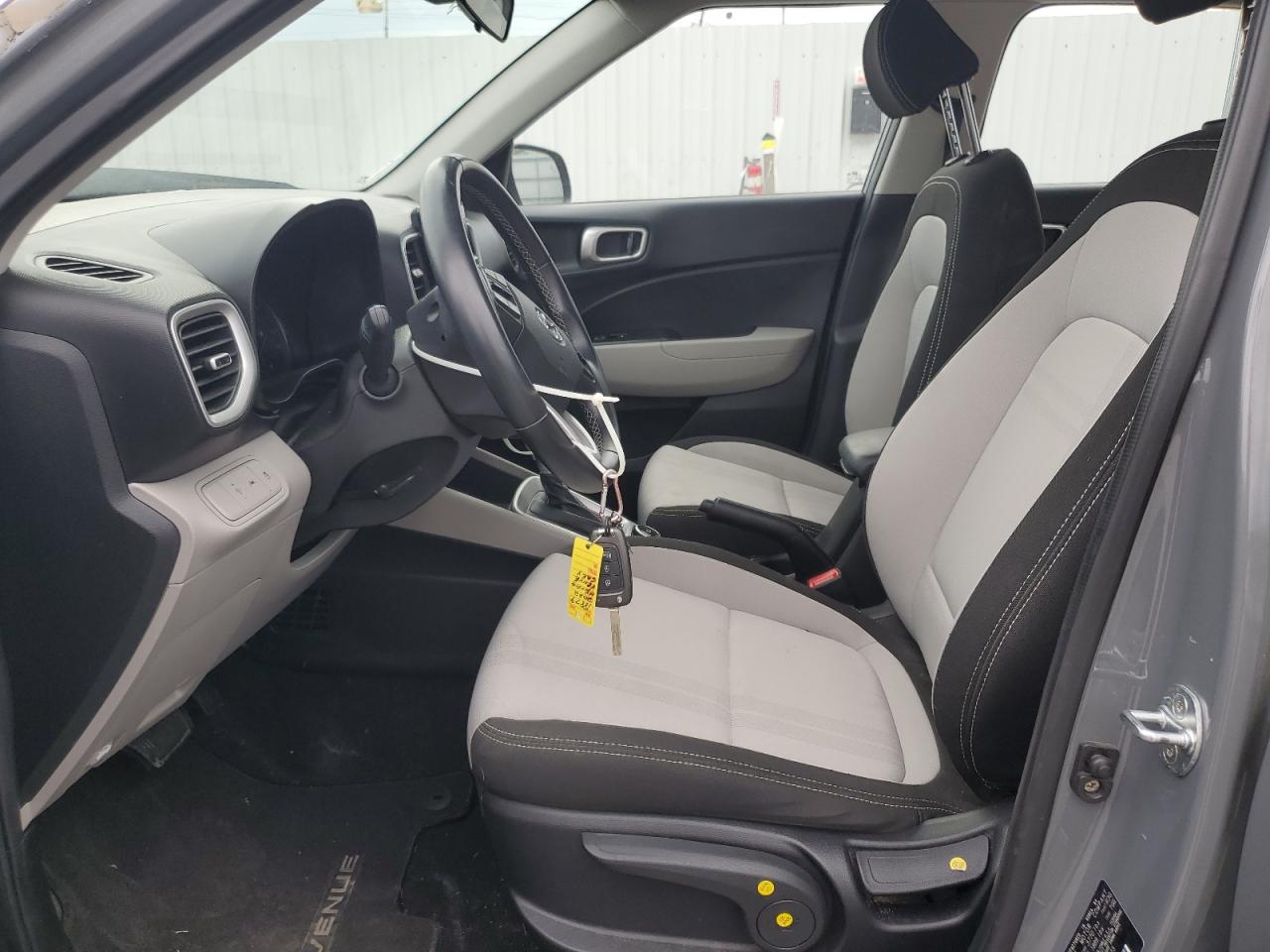 2022 Hyundai Venue Sel VIN: KMHRC8A38NU133123 Lot: 85143485