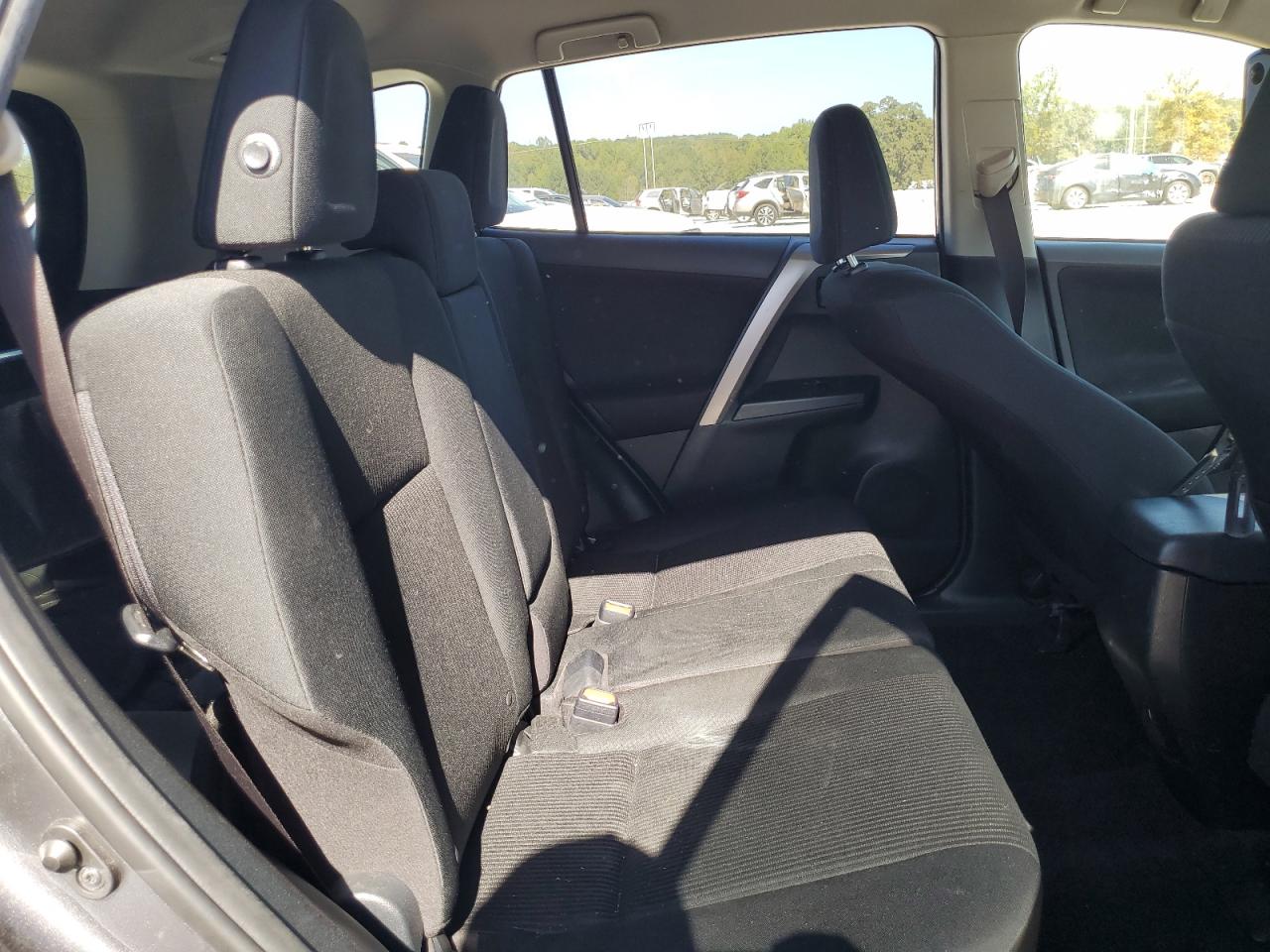 2017 Toyota Rav4 Le VIN: JTMBFREVXHD210657 Lot: 82184535