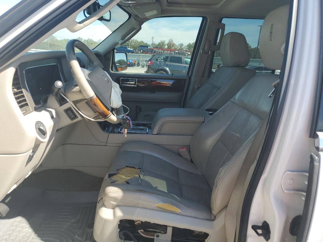 2011 Lincoln Navigator VIN: 5LMJJ2H5XBEJ09156 Lot: 89554575