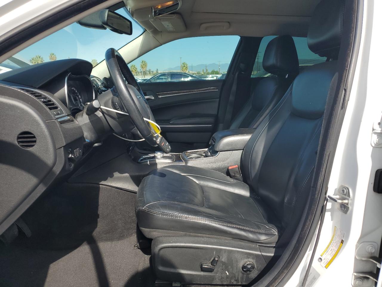 2015 Chrysler 300 Limited VIN: 2C3CCAAG2FH931372 Lot: 89565575